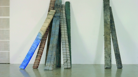 דינה רקנאטי, טוטם, 2005, אקריליק על בד ועירוב טכניקות.jpg